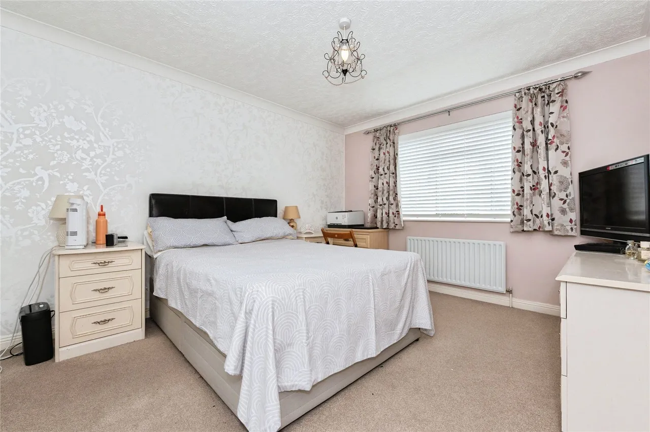 Fleming Road, GRAYS, Essex, RM16, photo 13