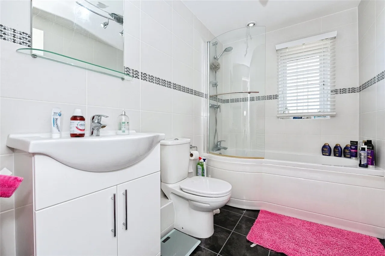 Fleming Road, GRAYS, Essex, RM16, photo 18