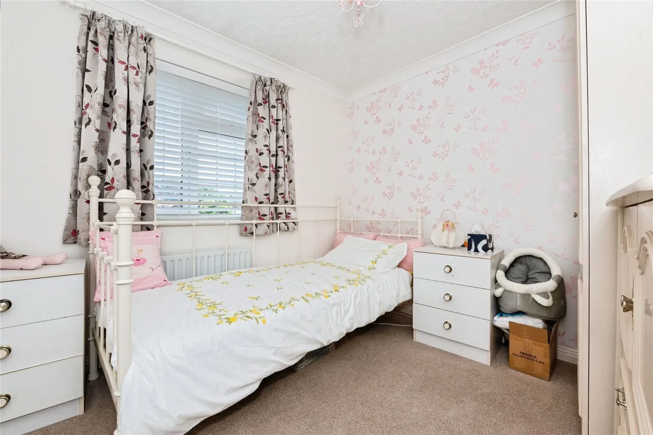 Fleming Road, GRAYS, Essex, RM16, photo 16