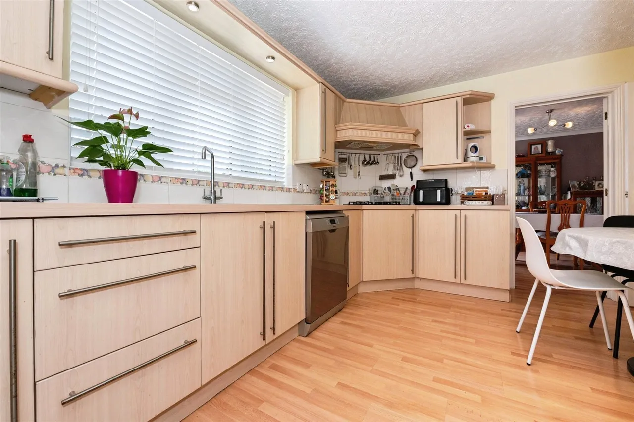 Fleming Road, GRAYS, Essex, RM16, photo 8