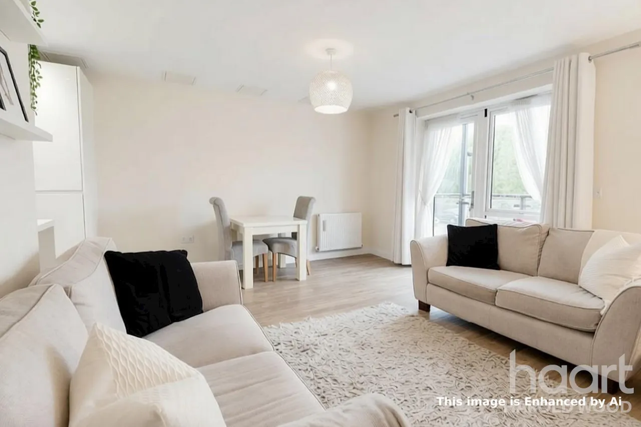 Safflower Lane, Romford, RM3, photo 4
