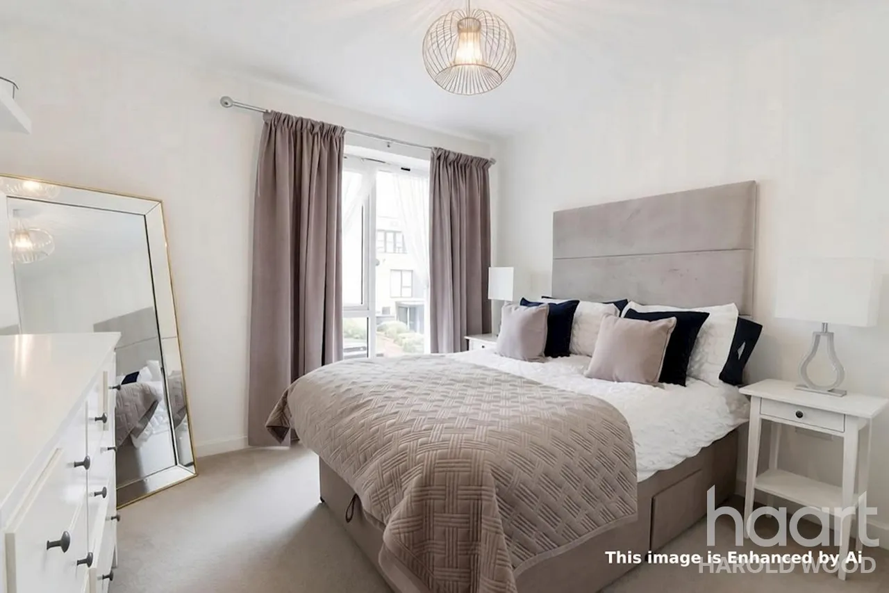 Safflower Lane, Romford, RM3, photo 7