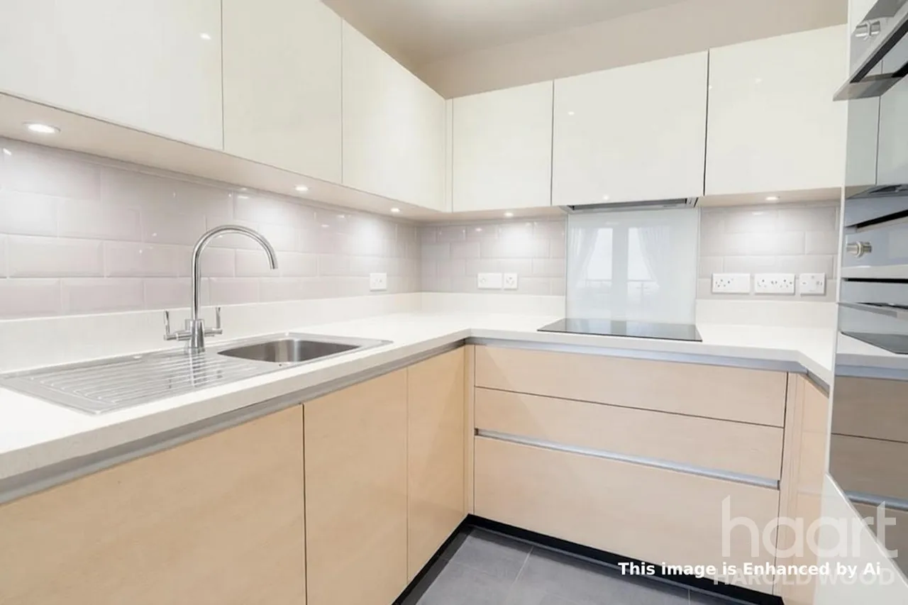Safflower Lane, Romford, RM3, photo 5