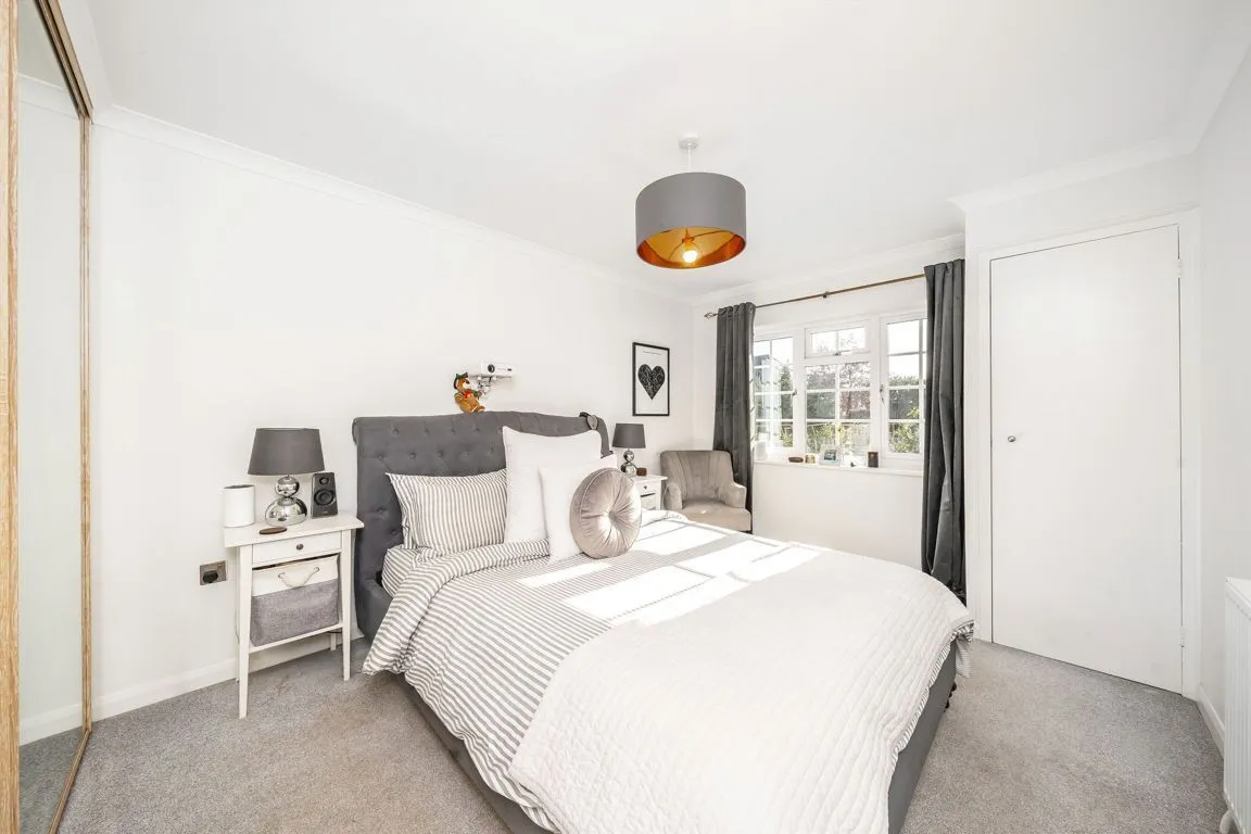 Dresden Way, Weybridge, KT13, photo 5
