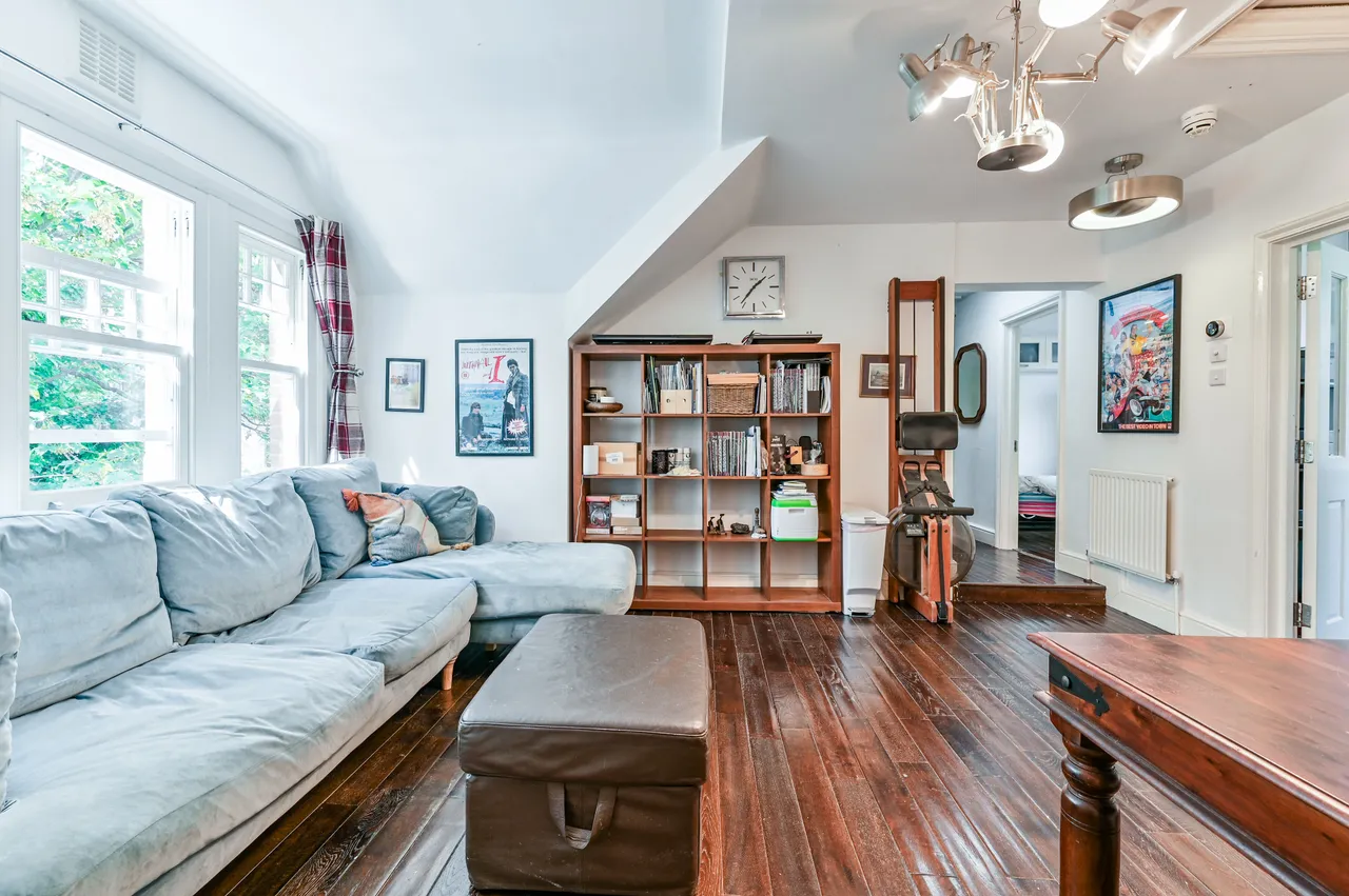 26c Mornington Grove, London, photo 8