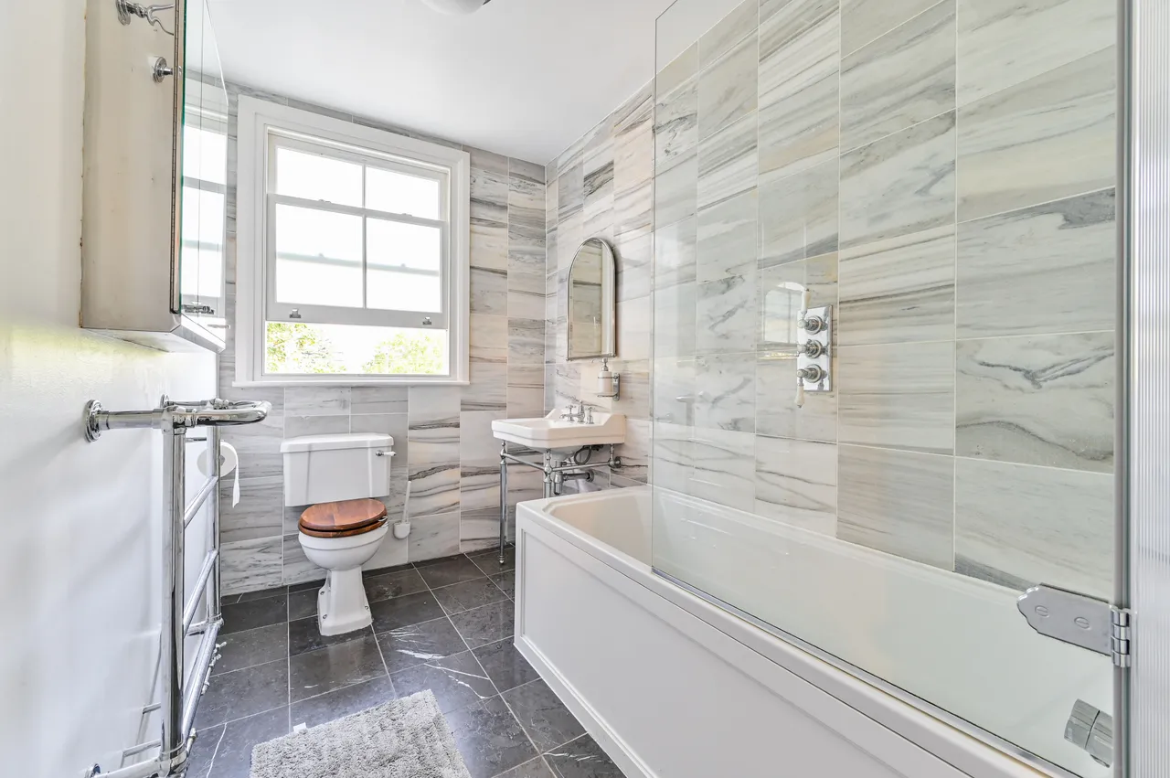 26c Mornington Grove, London, photo 9