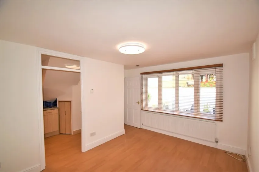 Gresham Mews, W4, photo 6