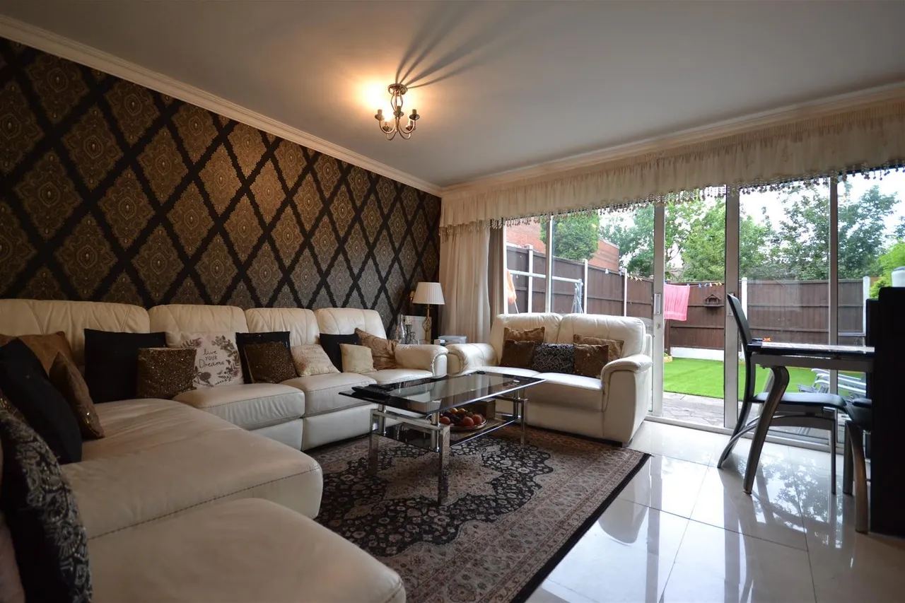 3 bed house for sale — Sylvester Road, London, Greater London E17 8ED