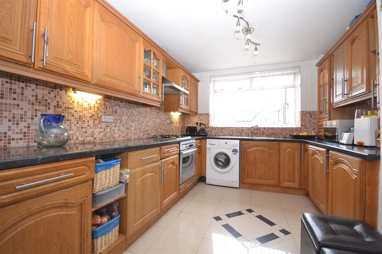 Sylvester Road, London, Greater London E17 8ED, photo 3