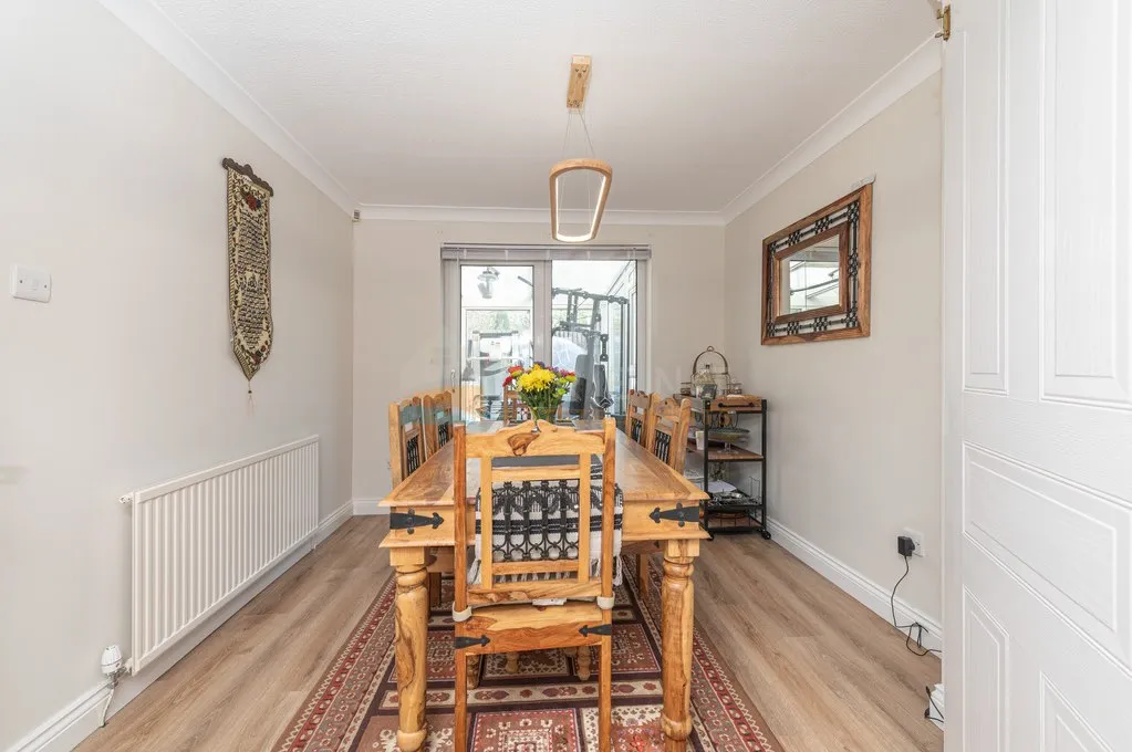 Landseer Avenue, Tingley, Wakefield, photo 11