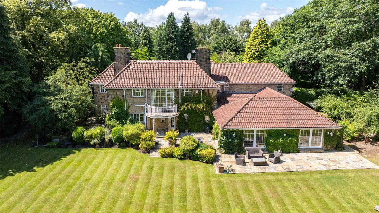 Manor House Lane, Alwoodley, LS17, photo 18