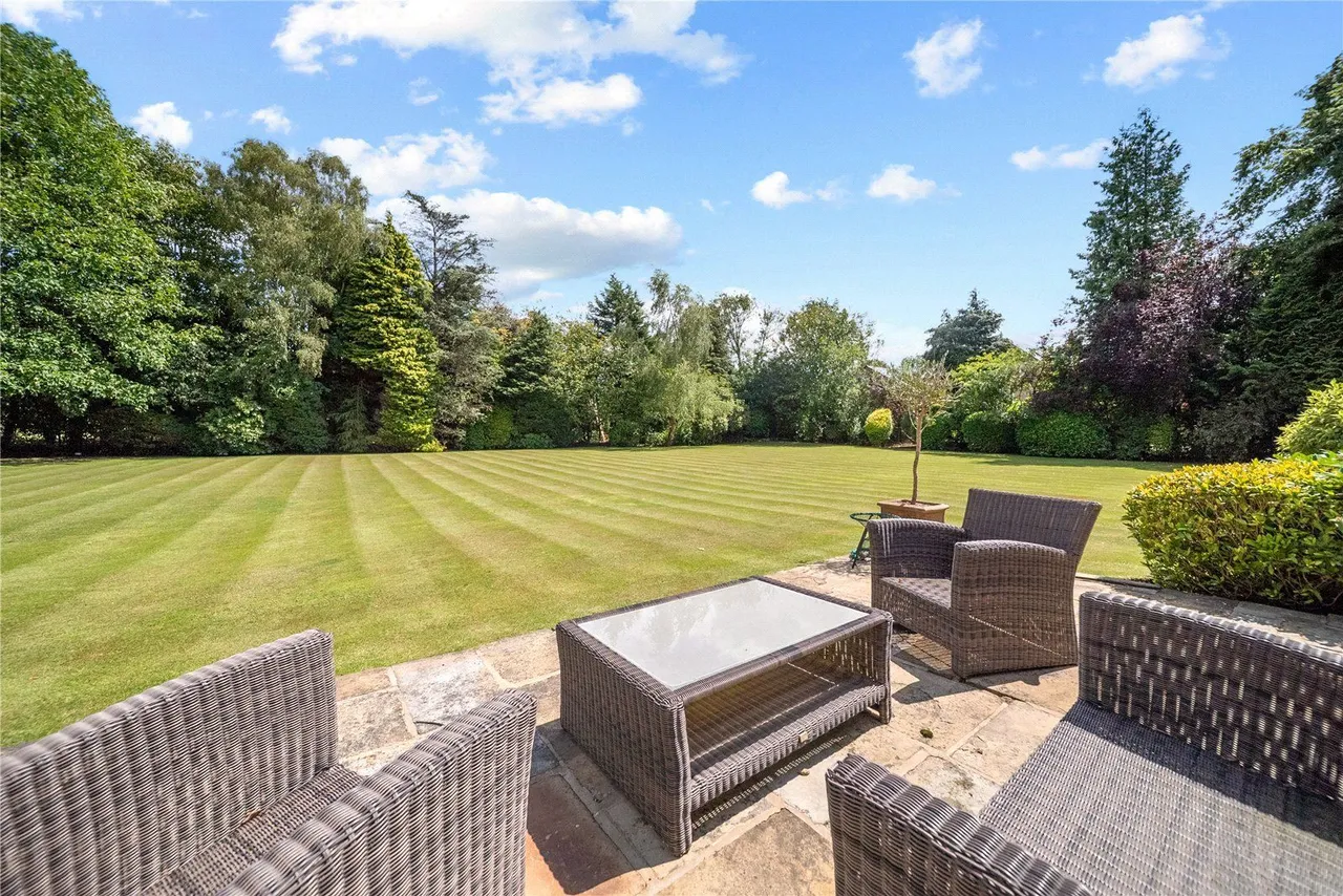 Manor House Lane, Alwoodley, LS17, photo 16