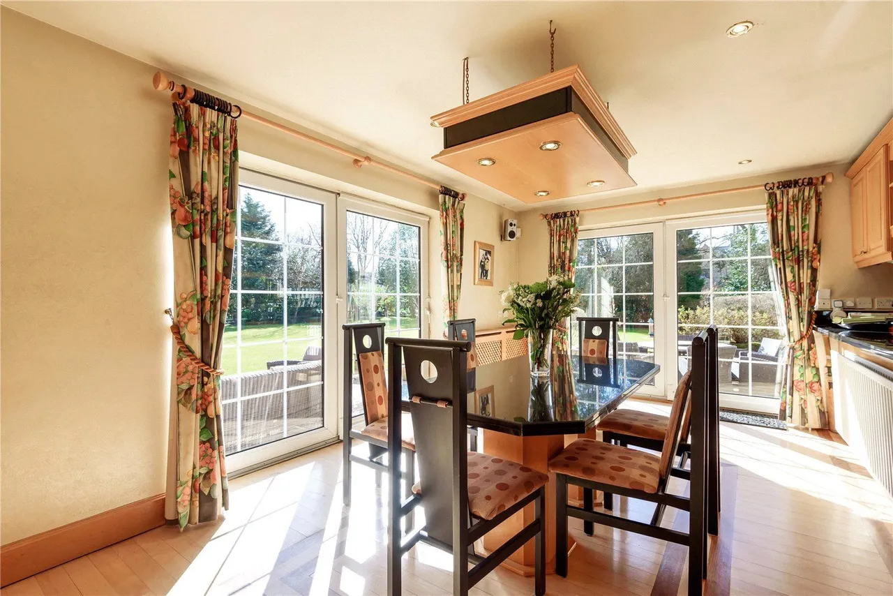 Manor House Lane, Alwoodley, LS17, photo 12