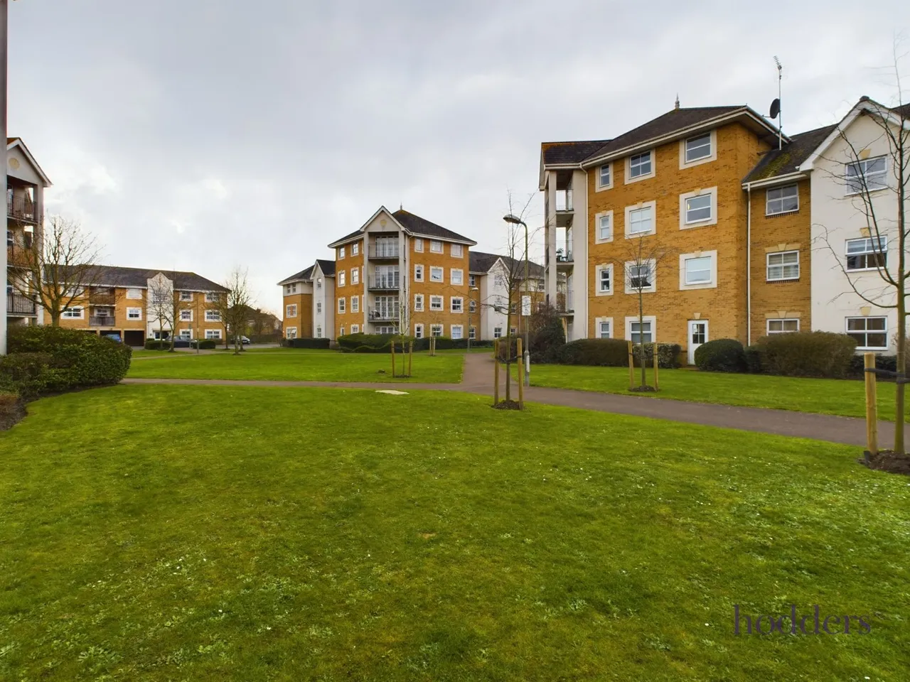 International Way, Sunbury-On-Thames, TW16, photo 10