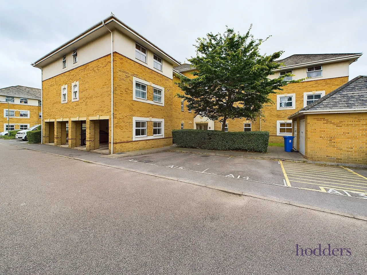 International Way, Sunbury-On-Thames, TW16, photo 11