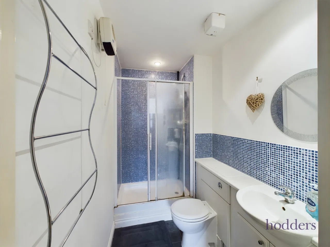 International Way, Sunbury-On-Thames, TW16, photo 4