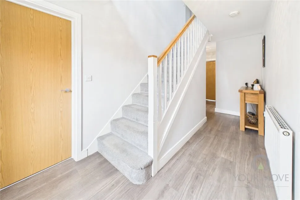 Pintail Close, Burton Latimer, Northamptonshire, NN15, photo 3