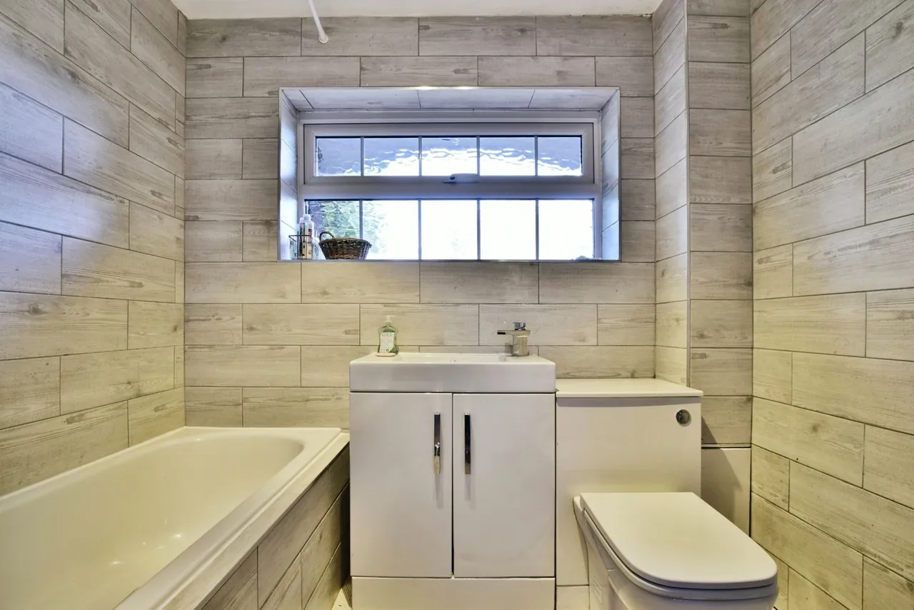 Lynton Lane, Alderley Edge, SK9, photo 8