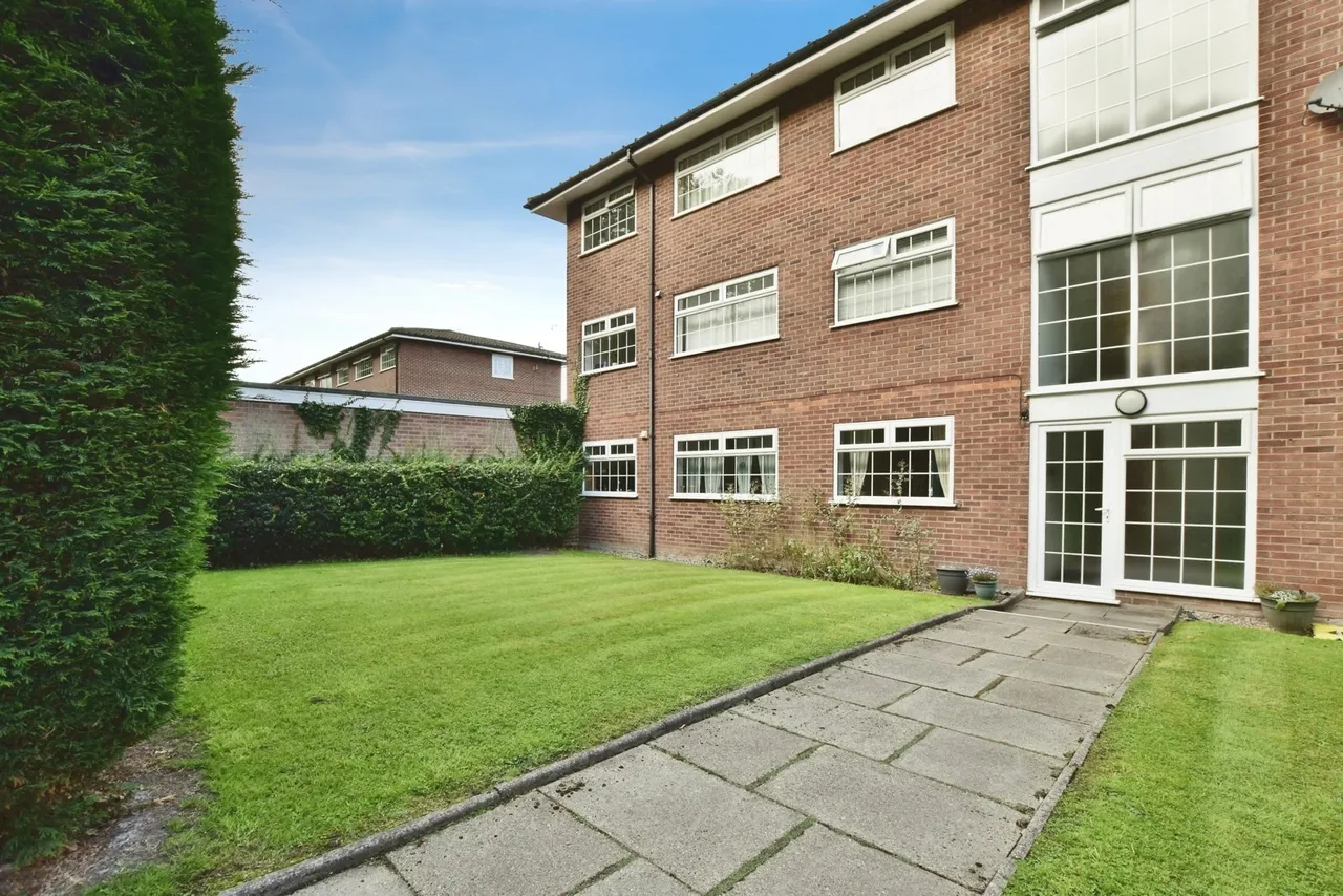 Lynton Lane, Alderley Edge, SK9, photo 12