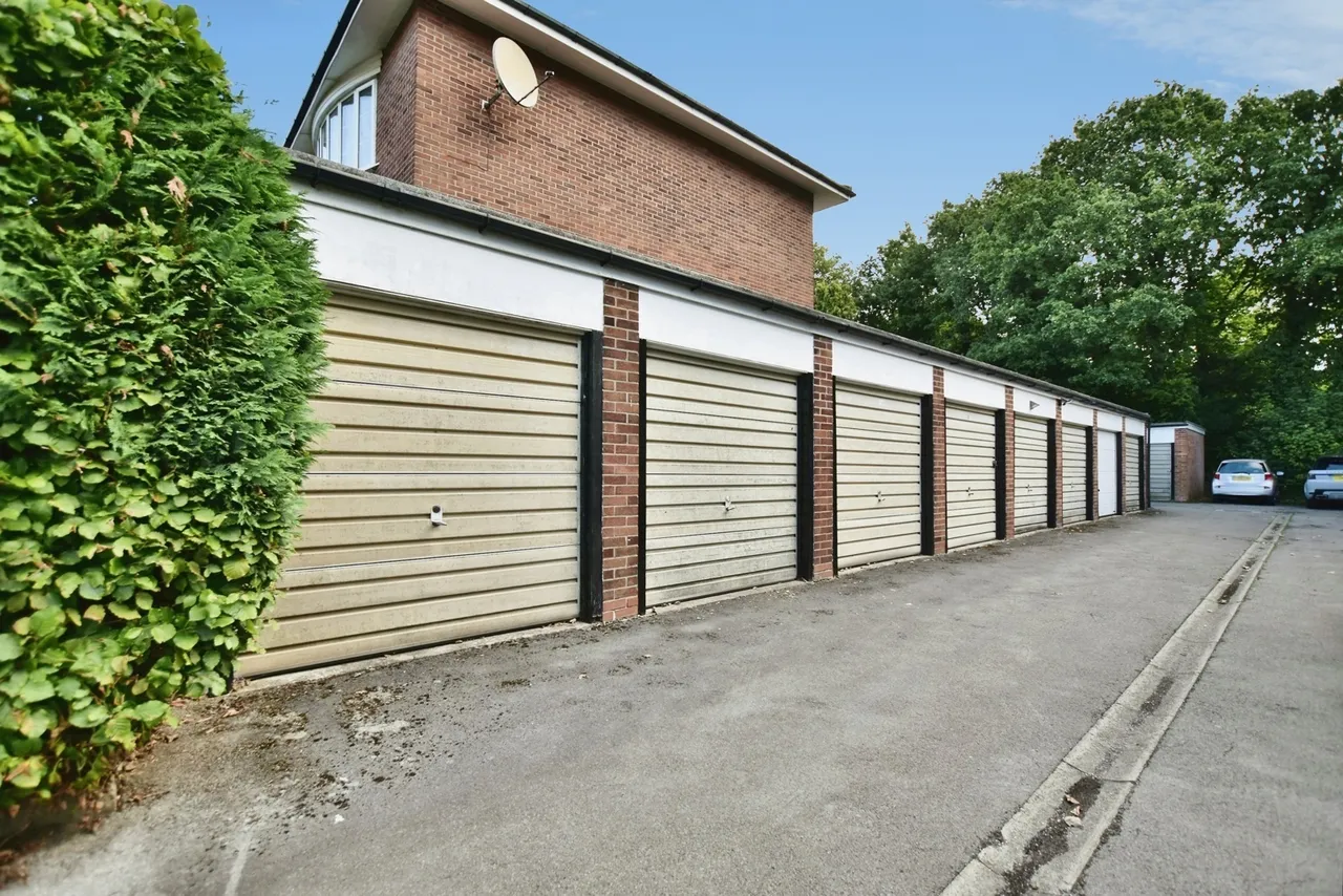Lynton Lane, Alderley Edge, SK9, photo 4
