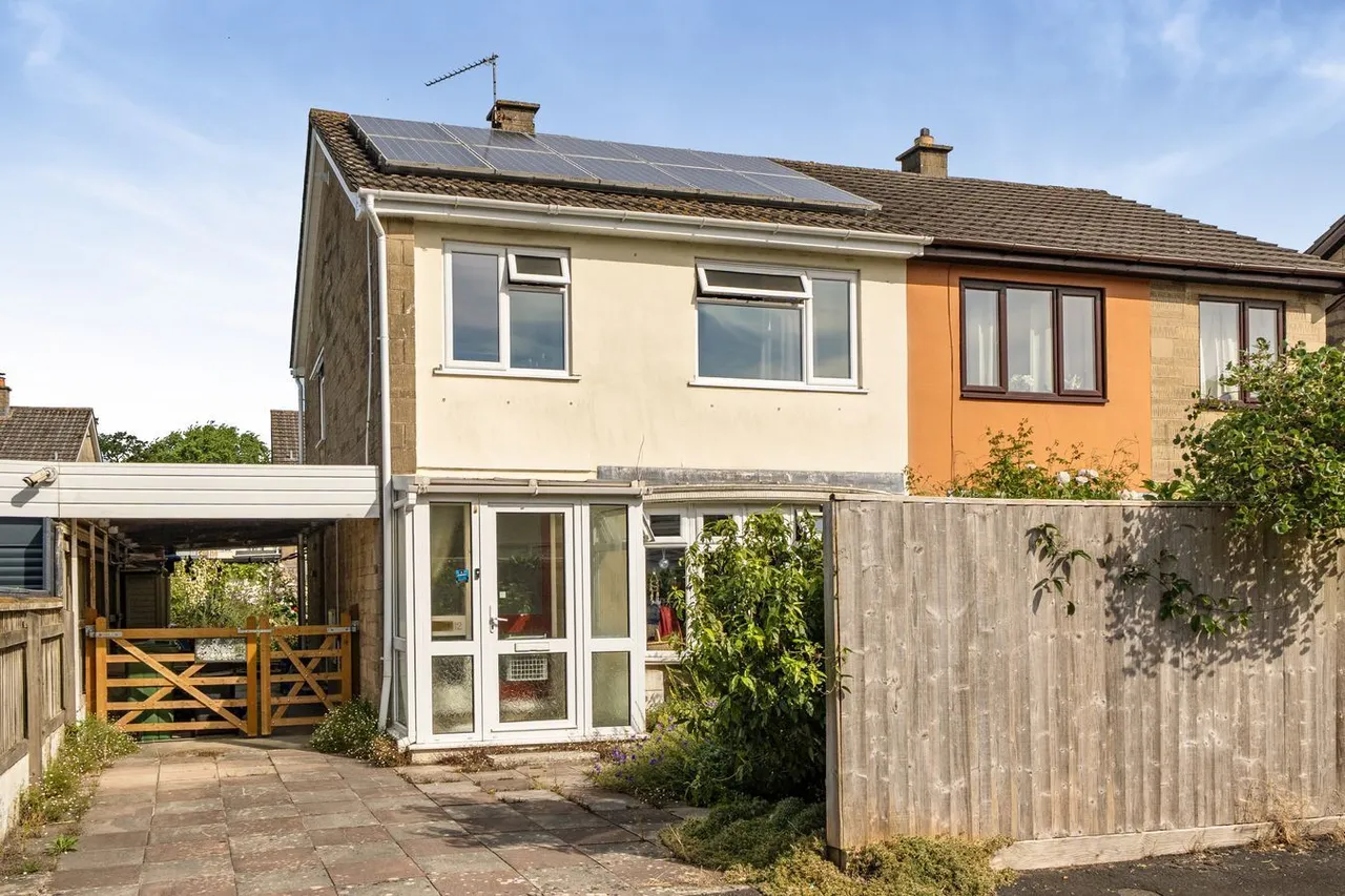 3 bed house for sale, Churchill Road, Frome, BA11