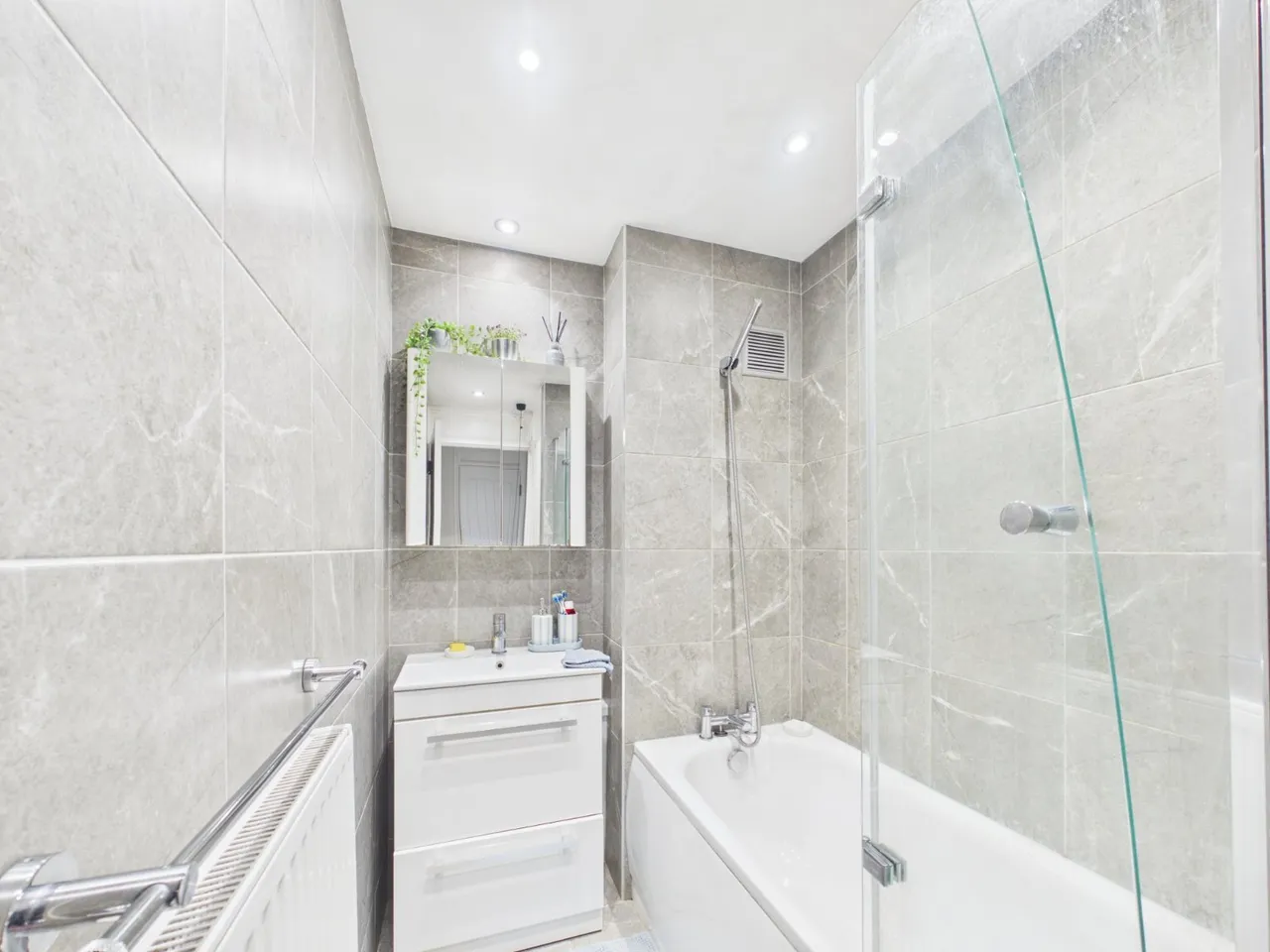 Feltham, Middlesex, photo 7
