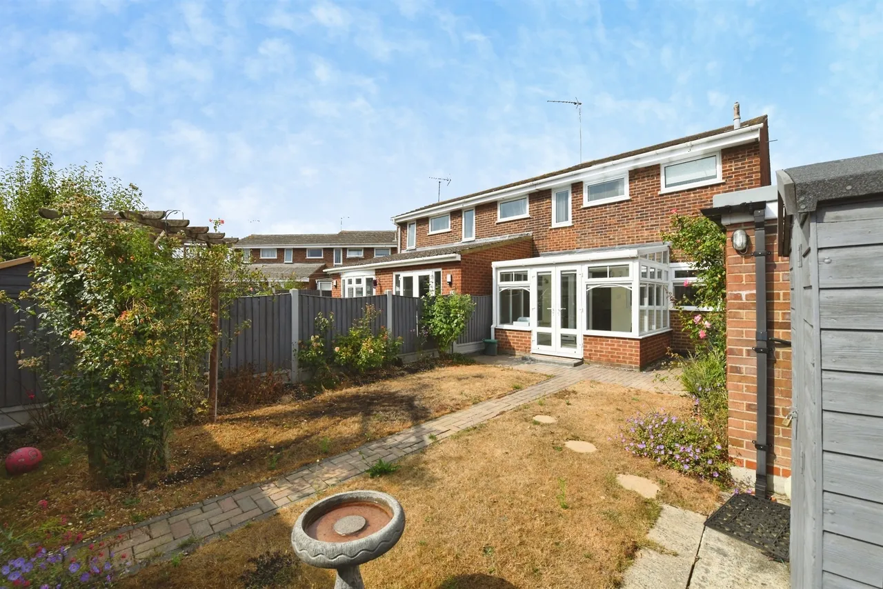 3 bed house for sale, Lily Close, Chelmsford, CM1
