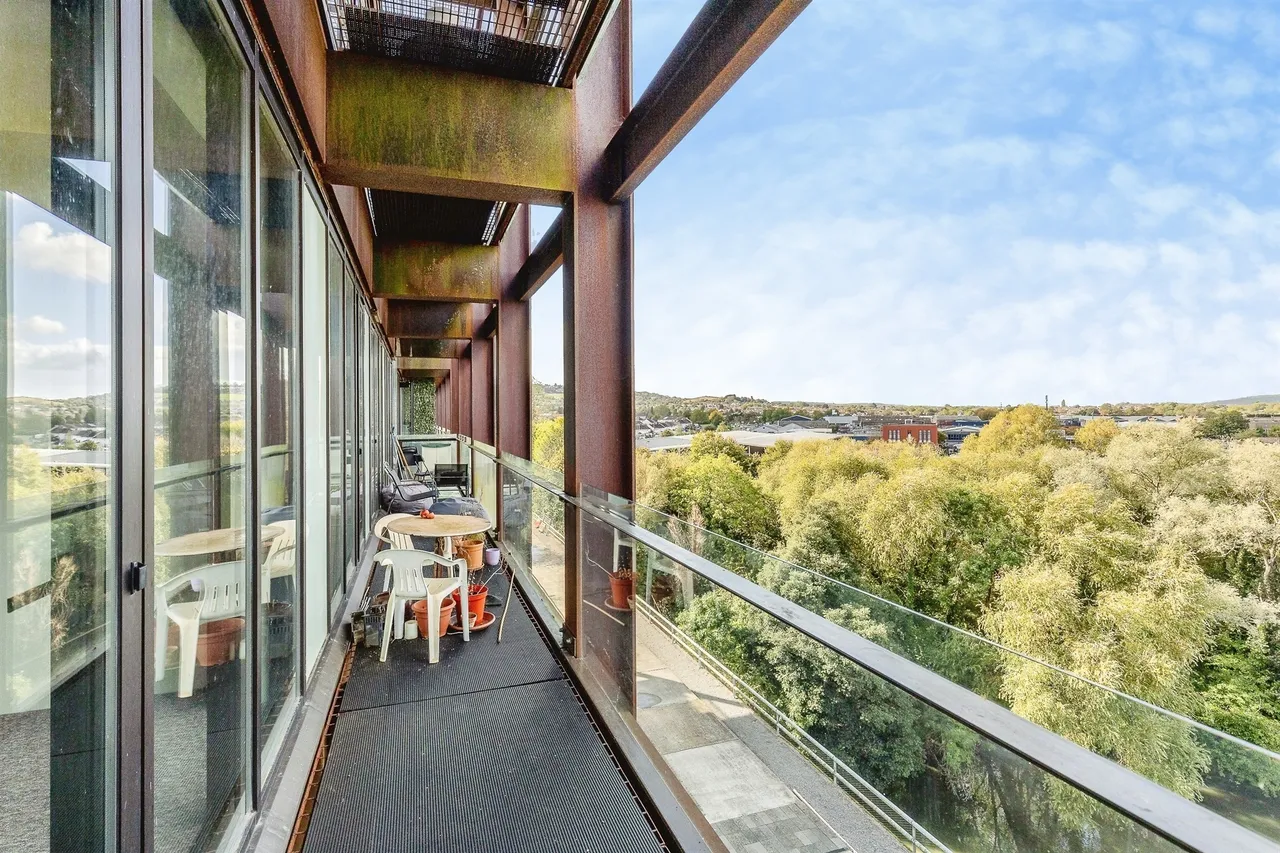 1 bed flat for sale, Lake Shore Drive, Bristol, BS13