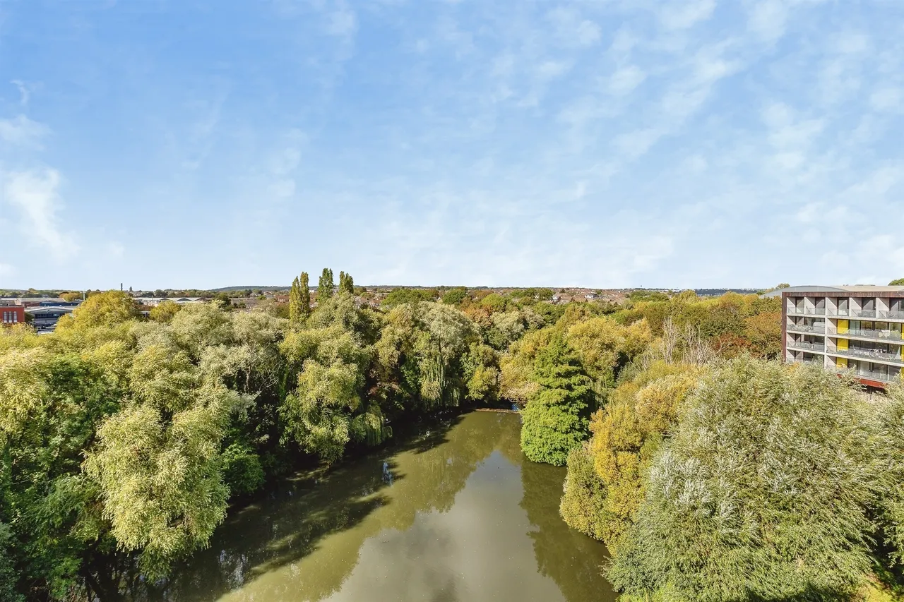Lake Shore Drive, Bristol, BS13, photo 13