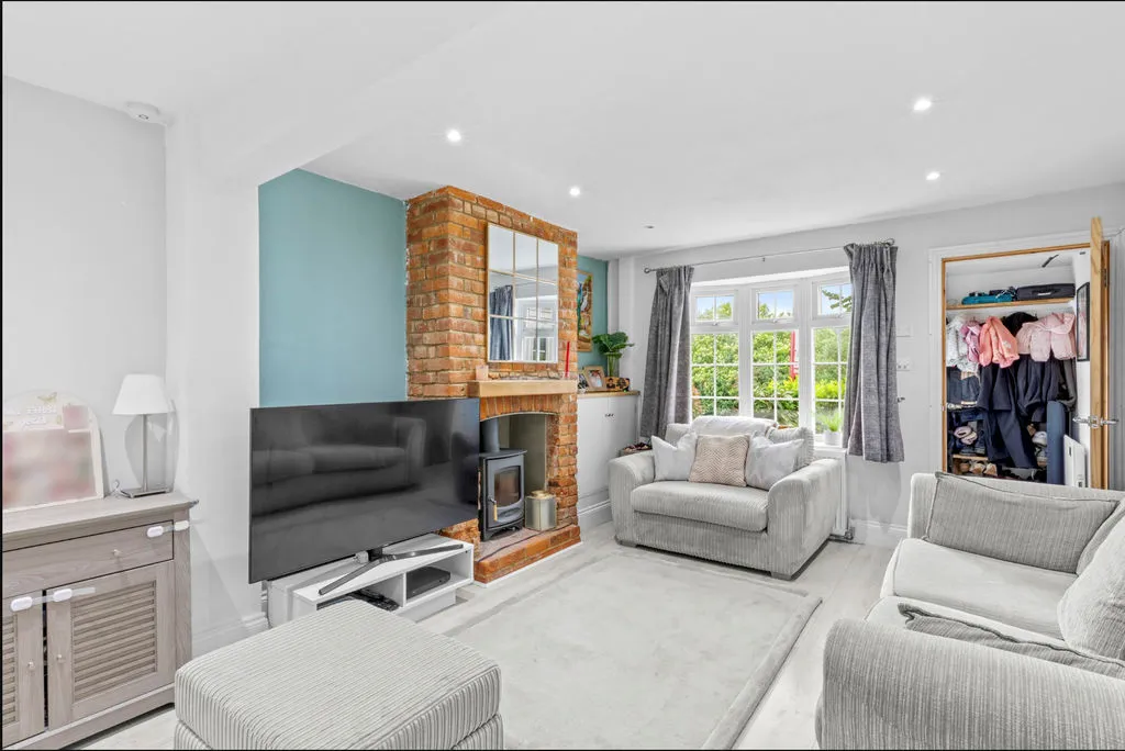 Wycombe Lane, Wooburn Green HP10 0HD, photo 11