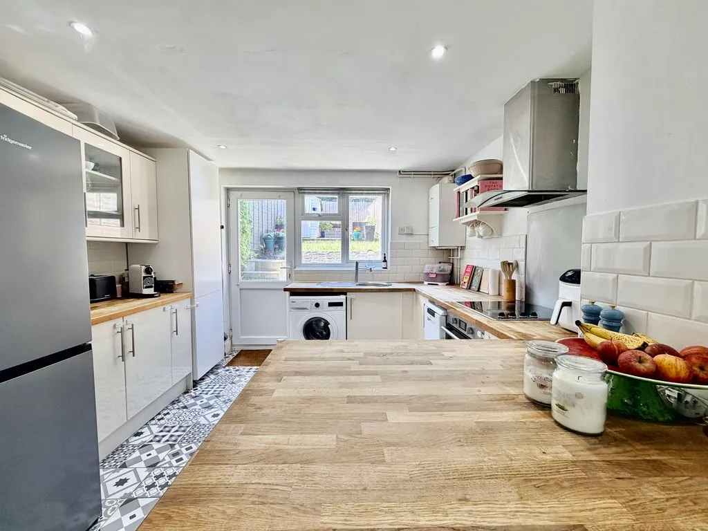 Wycombe Lane, Wooburn Green HP10 0HD, photo 6