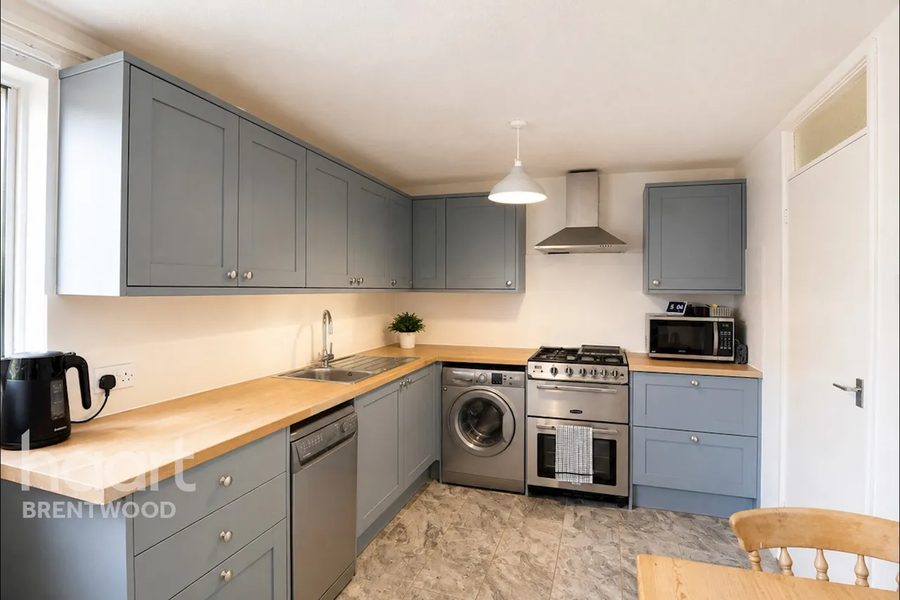 2 bed flat for sale, Greenshaw, Brentwood, CM14
