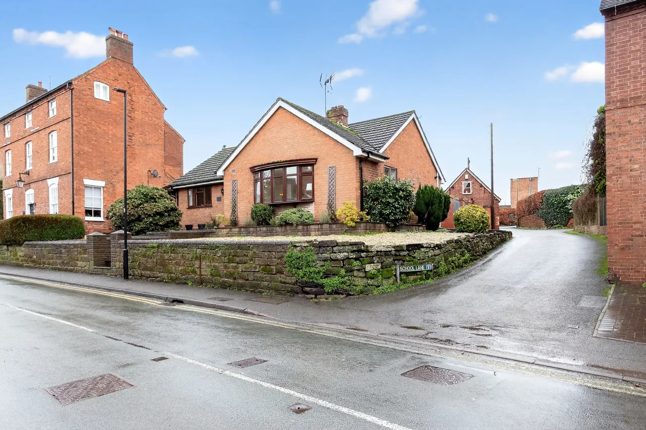 3 bed house for sale, Main Road, Stafford, ST18