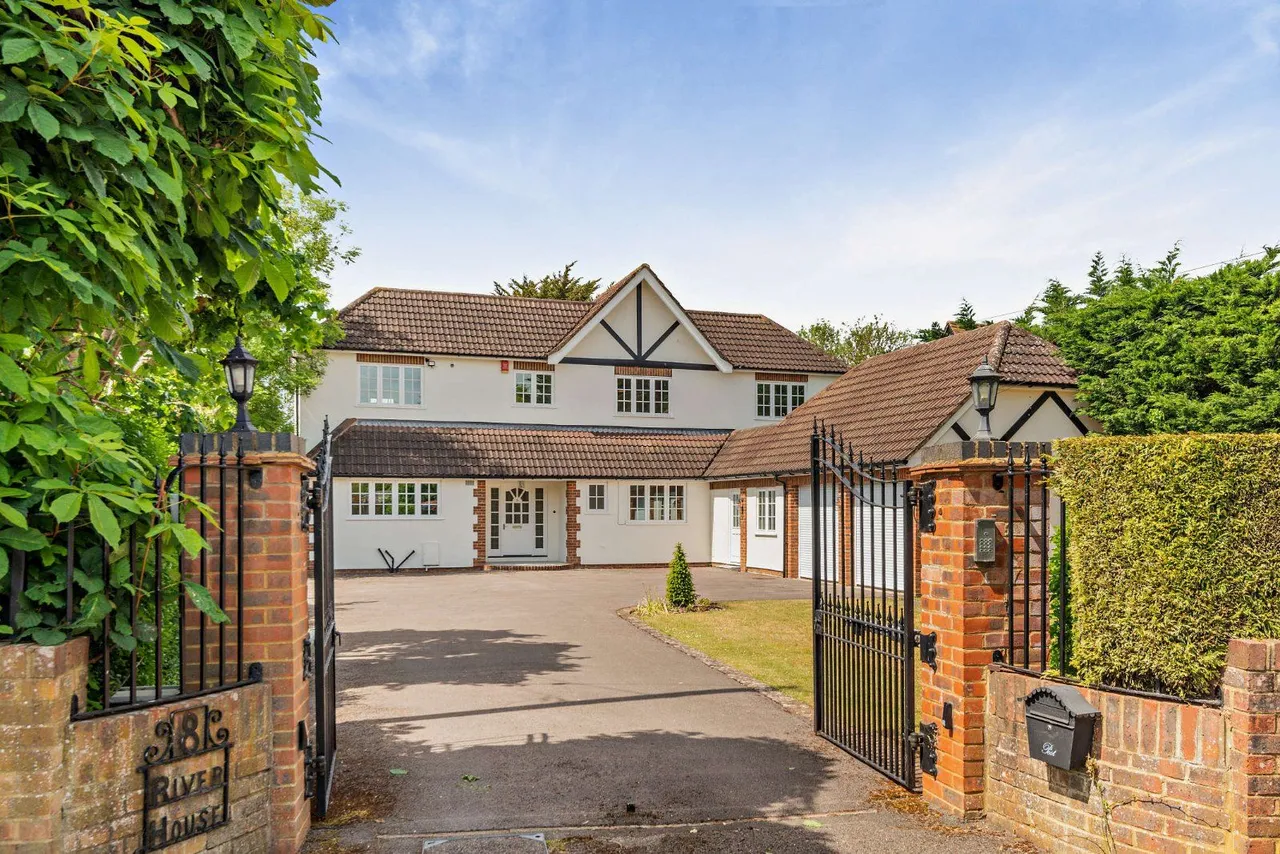 Dorney Reach Road, Dorney Reach, SL6, photo 26