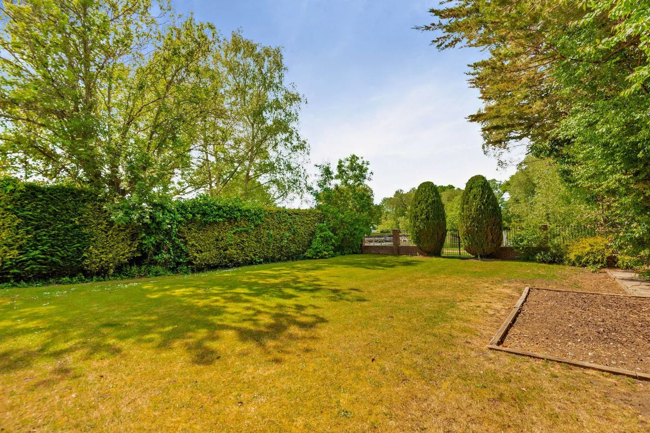 Dorney Reach Road, Dorney Reach, SL6, photo 22