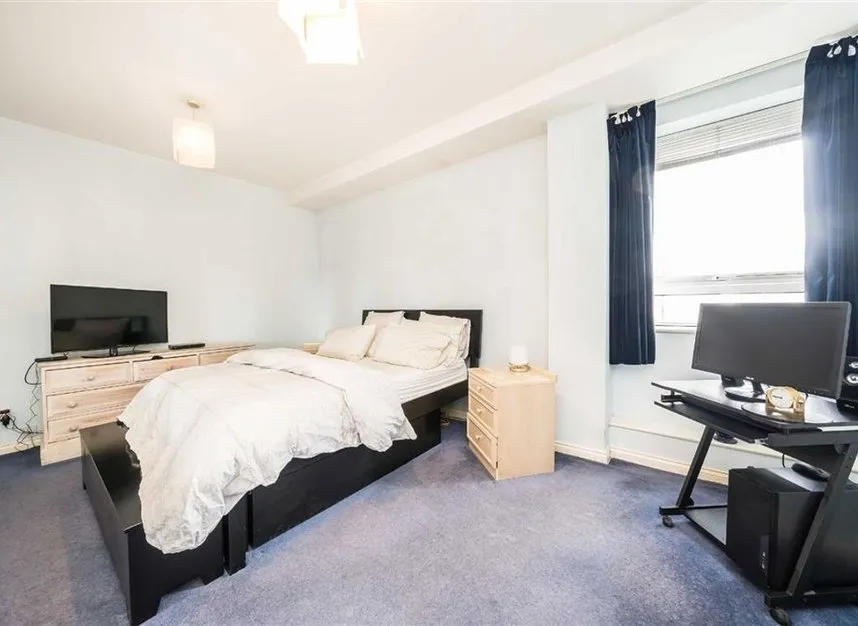 Aldersgate Street, Barbican, EC1A, photo 5