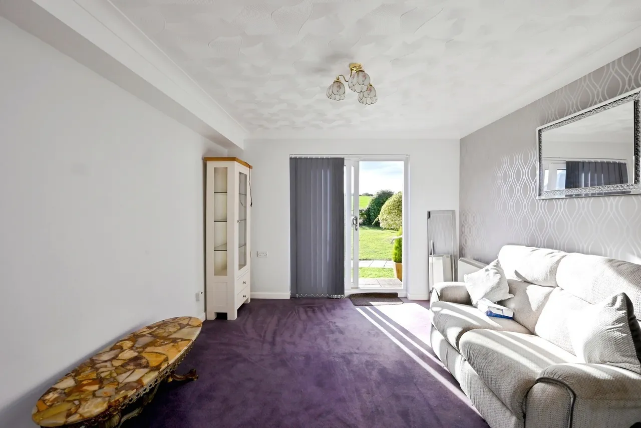 East Meon Road, Clanfield, PO8, photo 13