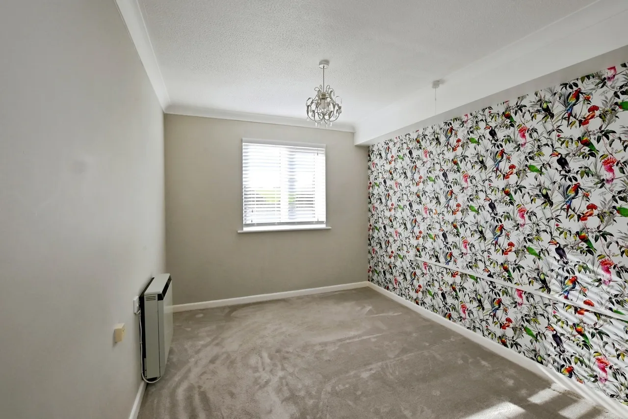 East Meon Road, Clanfield, PO8, photo 6