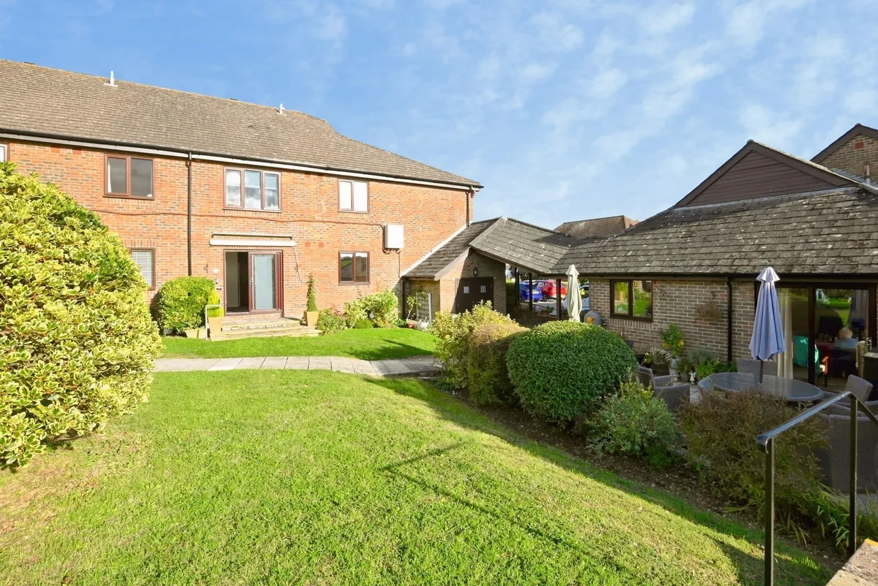 East Meon Road, Clanfield, PO8, photo 17