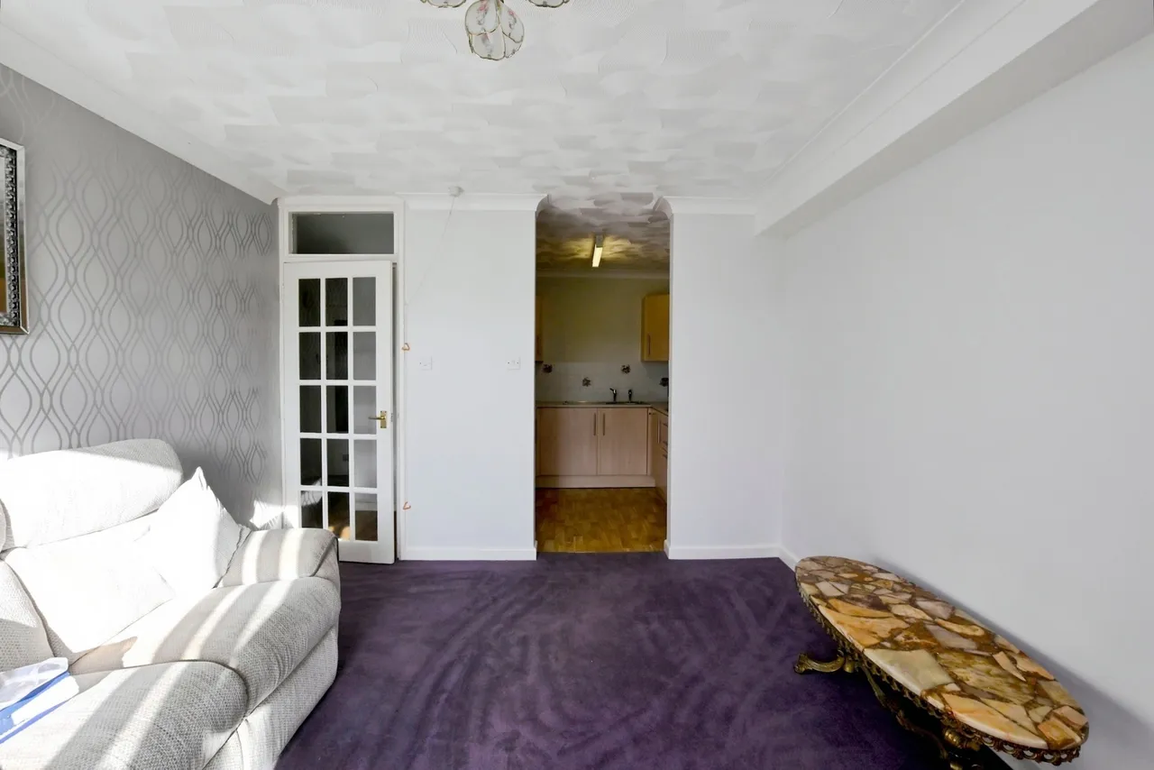 East Meon Road, Clanfield, PO8, photo 11