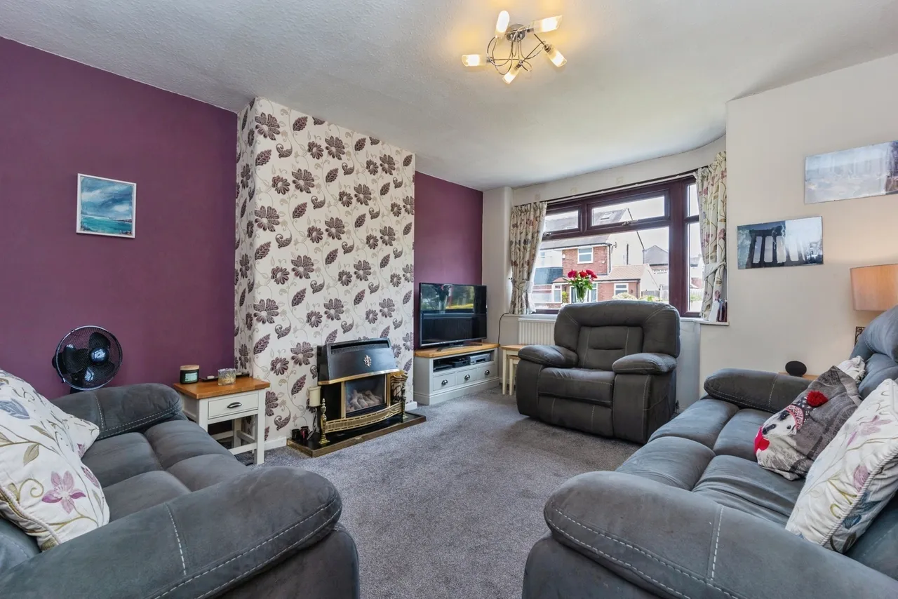 Sunningdale Avenue, Sale, Greater Manchester, M33, photo 3