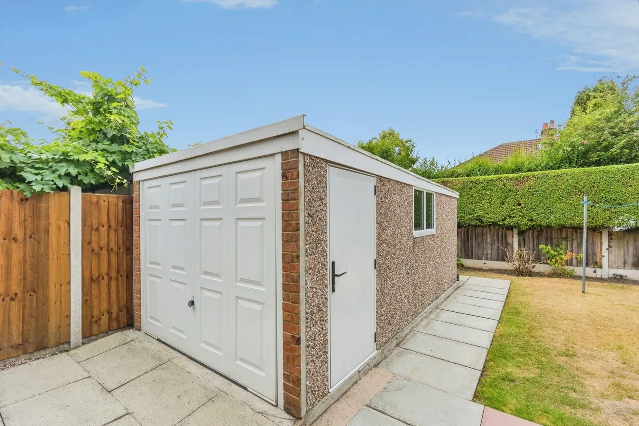 Sunningdale Avenue, Sale, Greater Manchester, M33, photo 24