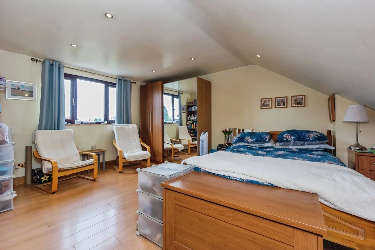 Sunningdale Avenue, Sale, Greater Manchester, M33, photo 18