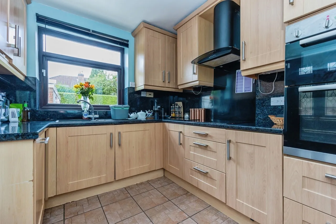 Sunningdale Avenue, Sale, Greater Manchester, M33, photo 7