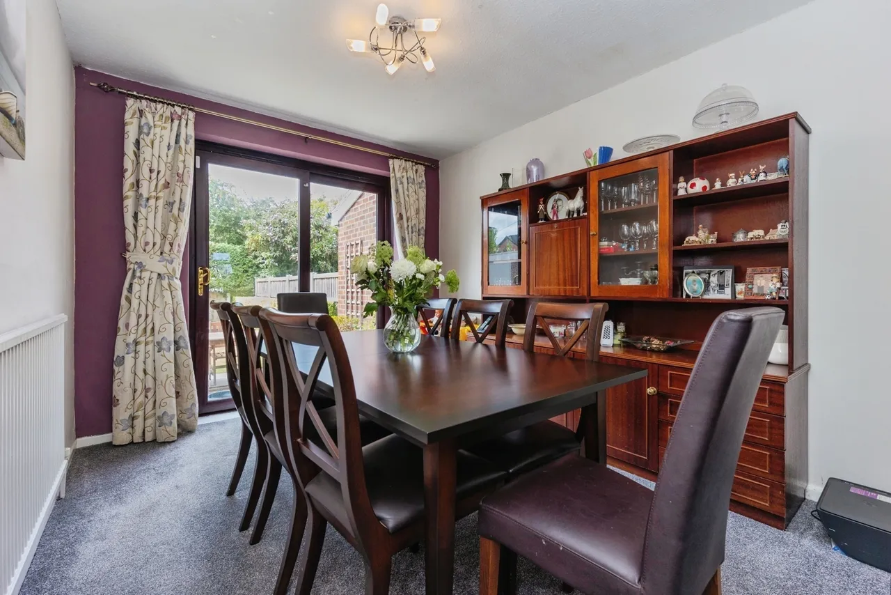 Sunningdale Avenue, Sale, Greater Manchester, M33, photo 5