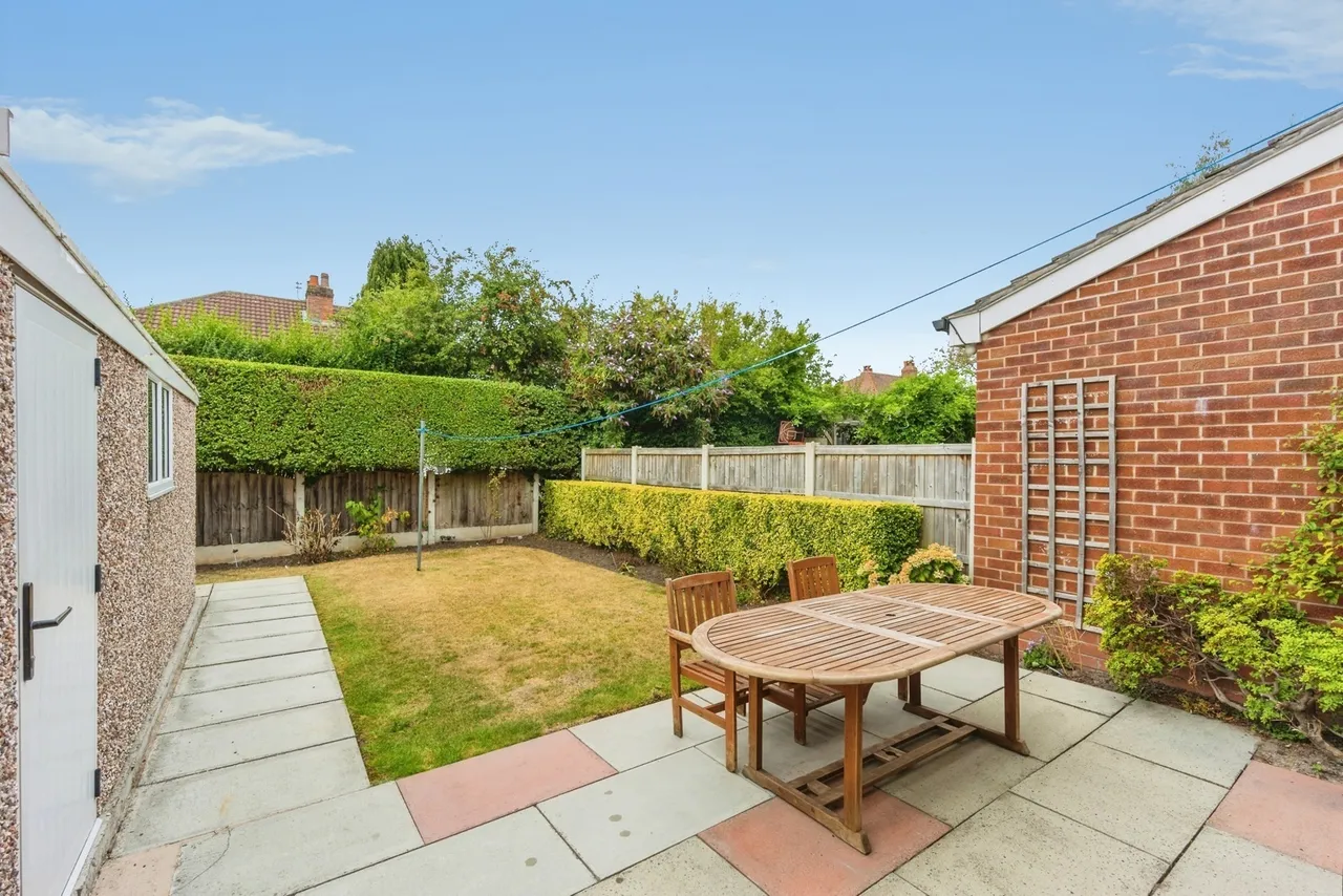 Sunningdale Avenue, Sale, Greater Manchester, M33, photo 23