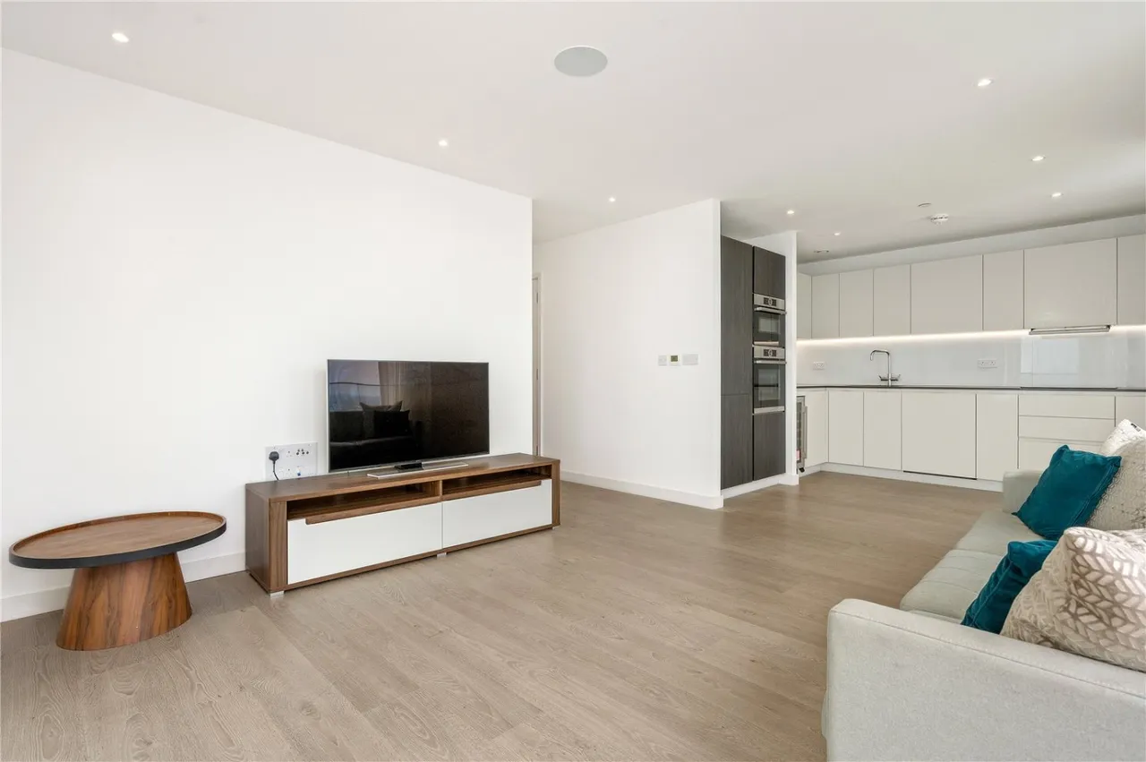 Newnton Close, Woodberry Down, N4, photo 5