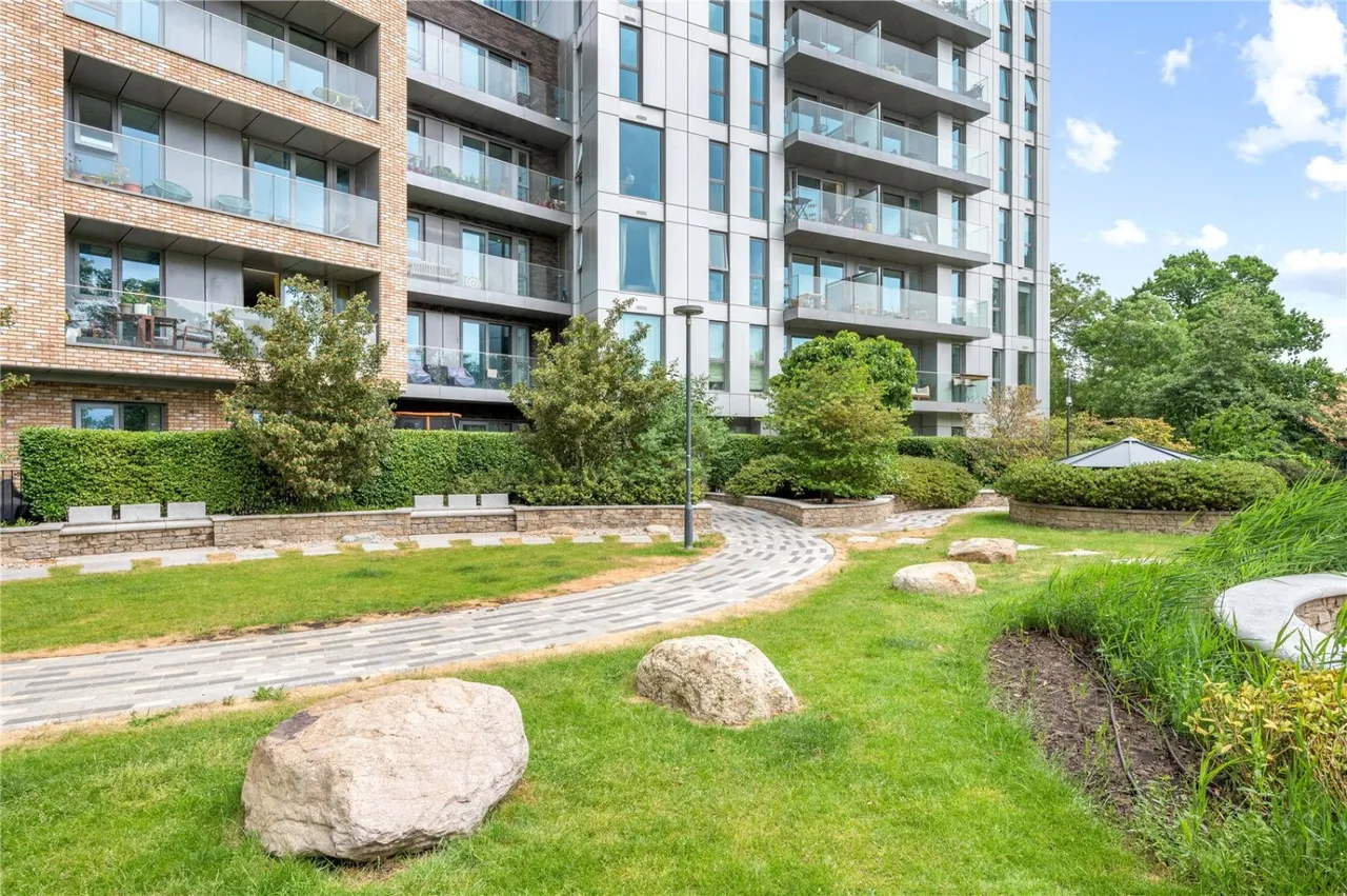 Newnton Close, Woodberry Down, N4, photo 22