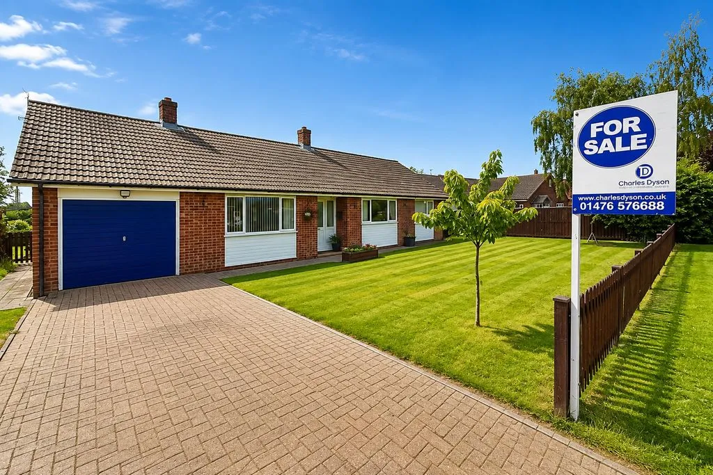 3 bed house for sale — Folkingham Road Lenton, Nr. Grantham