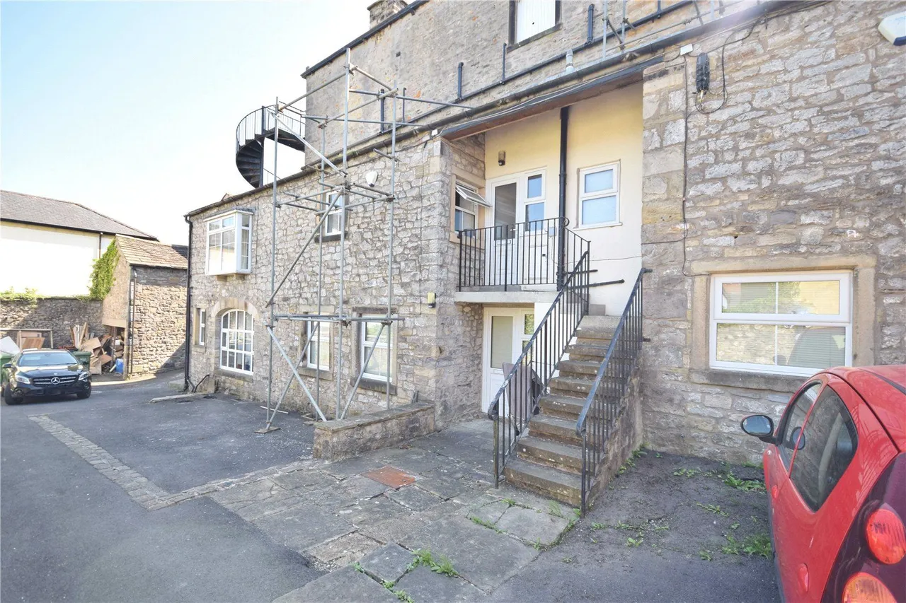 2 bed flat for sale, Castle Street, Clitheroe, BB7